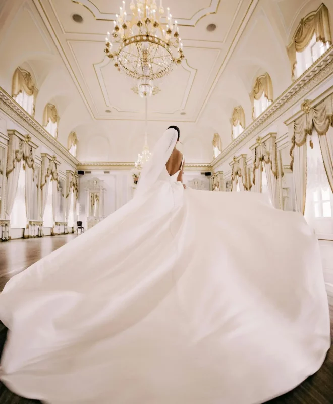 Bride dancing in a luxurious french castle