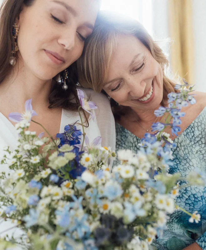 bride-preparation-emotion-mother-wedding-paloma-wood-weddings